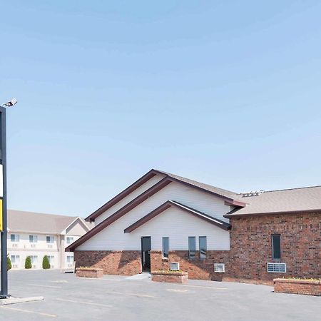 Super 8 By Wyndham Glendive Otel Dış mekan fotoğraf