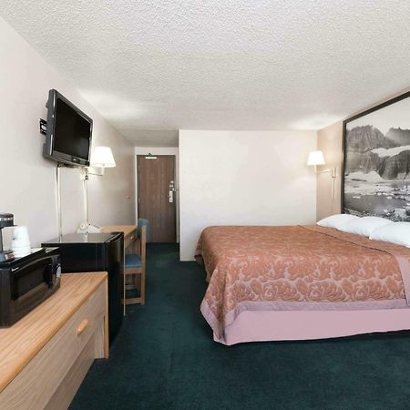 Super 8 By Wyndham Glendive Otel Dış mekan fotoğraf