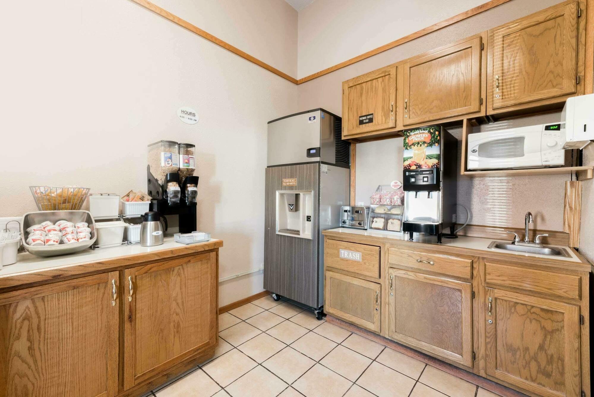 Super 8 By Wyndham Glendive Otel Dış mekan fotoğraf